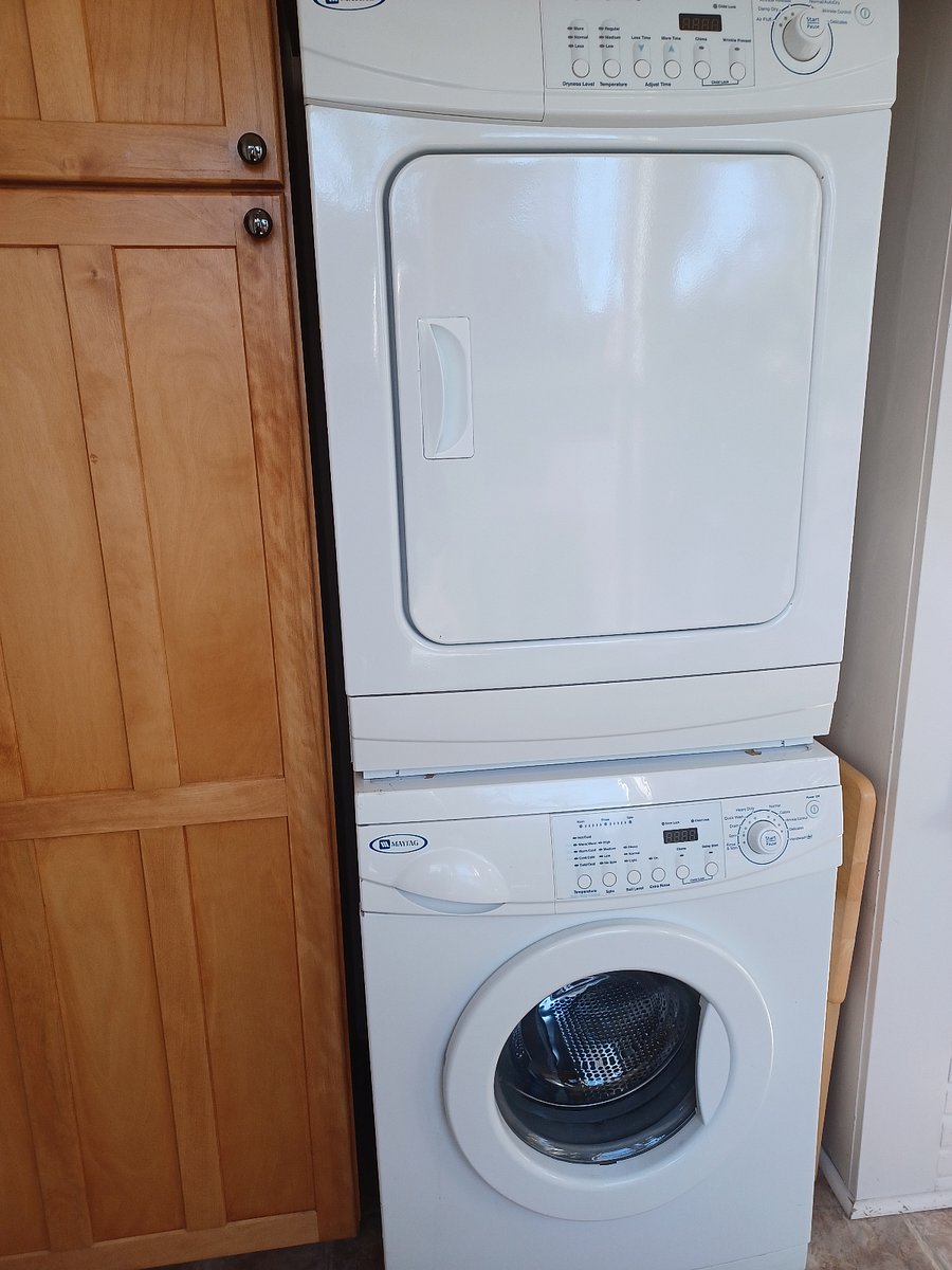 Stacked washer/dryer