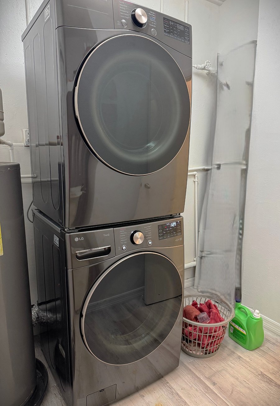 utility room  - washer dryer
