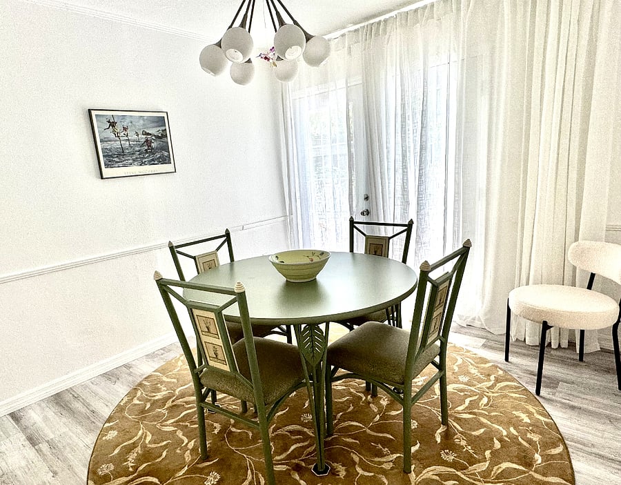 Breakfast nook
