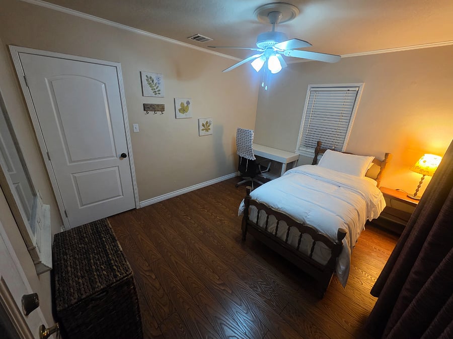 3rd bedroom with twin bed