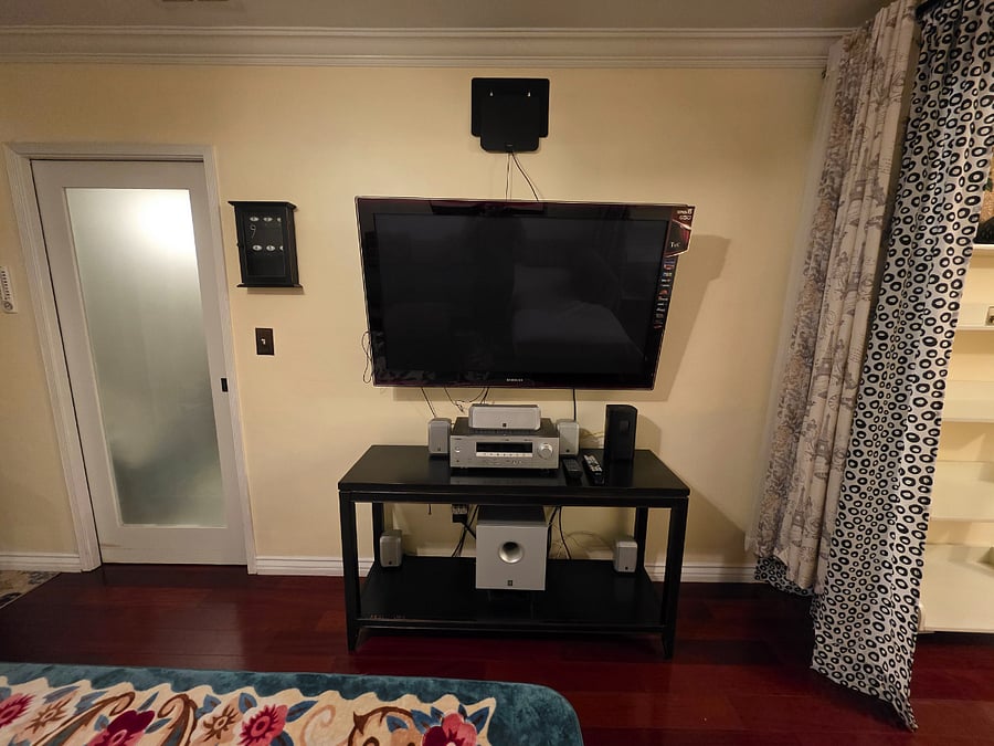 Entertainment system with Smart TV in living room.