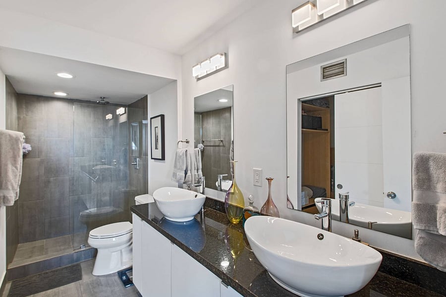 Full Bathroom in Bedroom