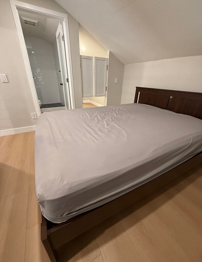 queen size bed - new mattress 