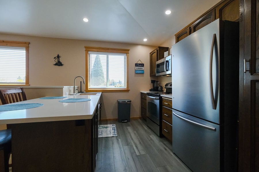 Kitchen,
Quartz Countertops