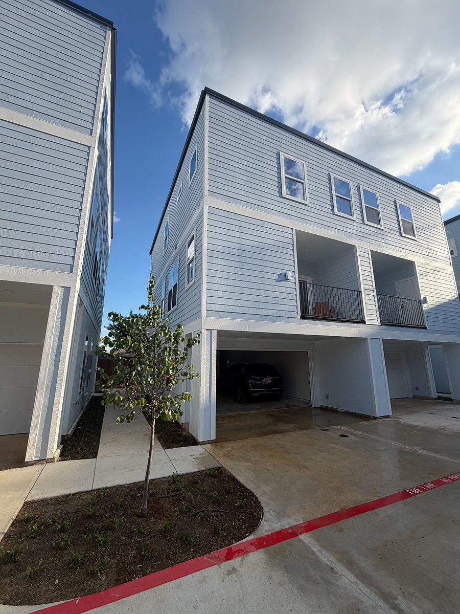 Unit 2101 attached private 2 car garage.