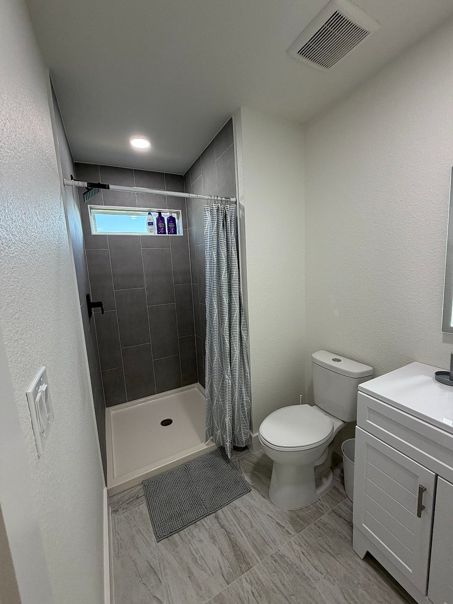 South bedroom shower.