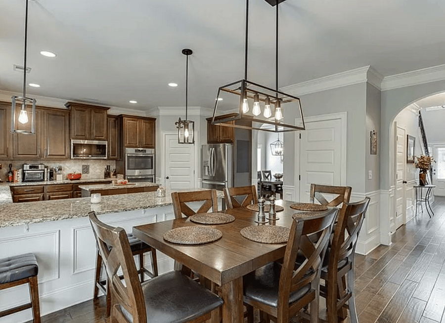 Kitchen/Dining area.