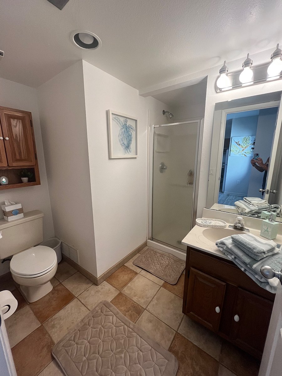 2nd Bathroom with shower