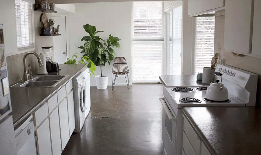 Kitchen (appliances have been updated)