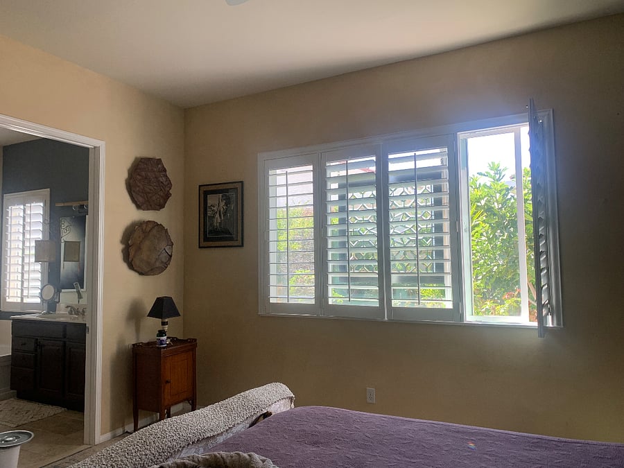 Master bdrm 
Ca.King size bed.
Couch 