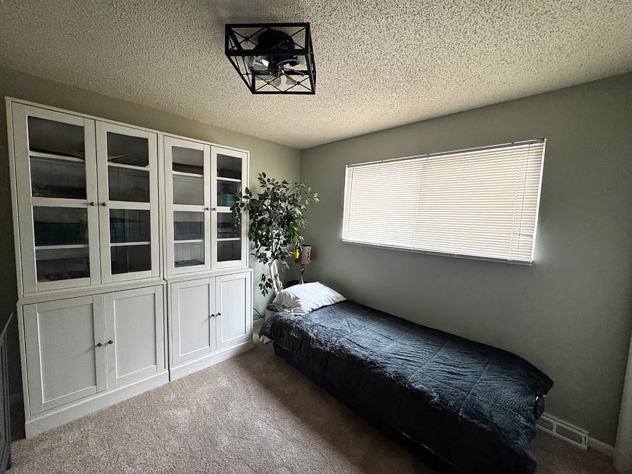 Bedroom 3 with Twin (can turn into 2 twins)