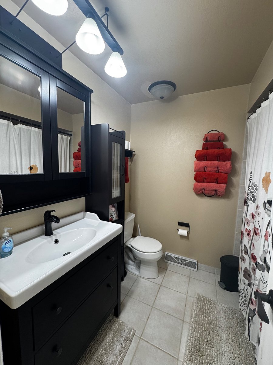 Upstairs Hallway bathroom