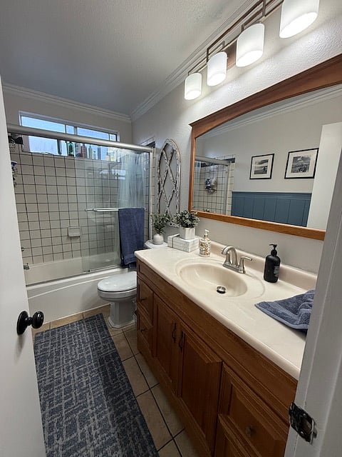 This is the shared bathroom 
