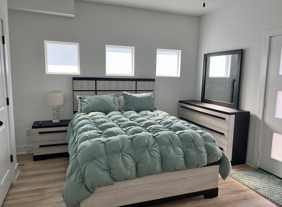 Bedroom 1 with Smart TV