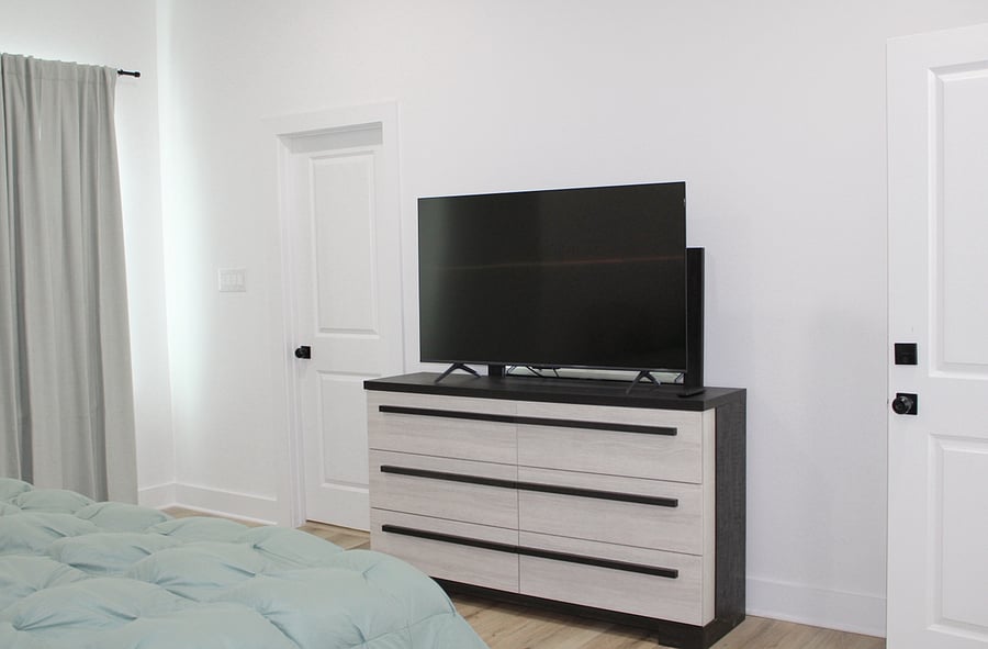 Bedroom 2 (Master) with Smart TV