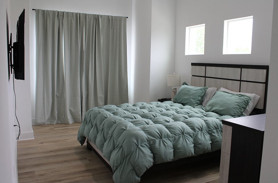 Bedroom 3 with Smart TV