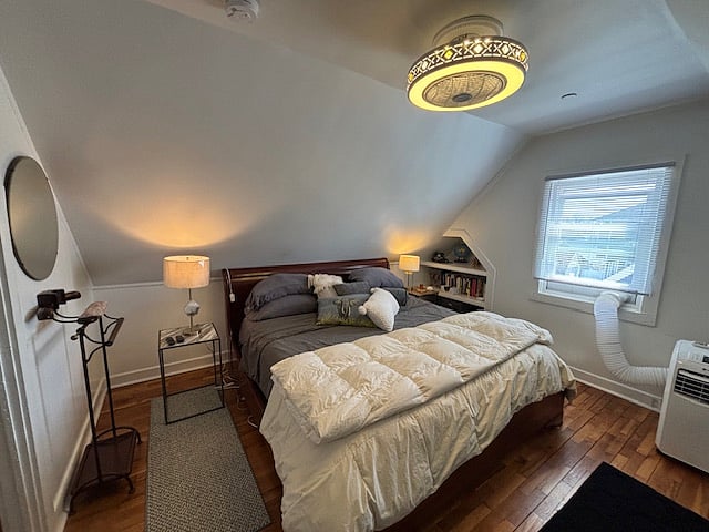 Bedroom with King Size Bed