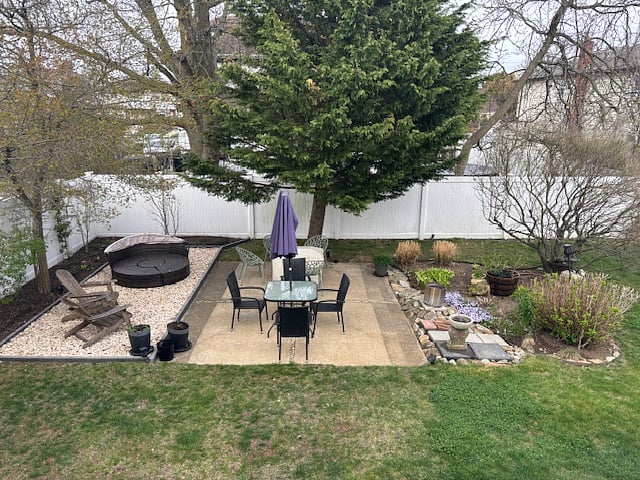 Large Shared Backyard with Owner