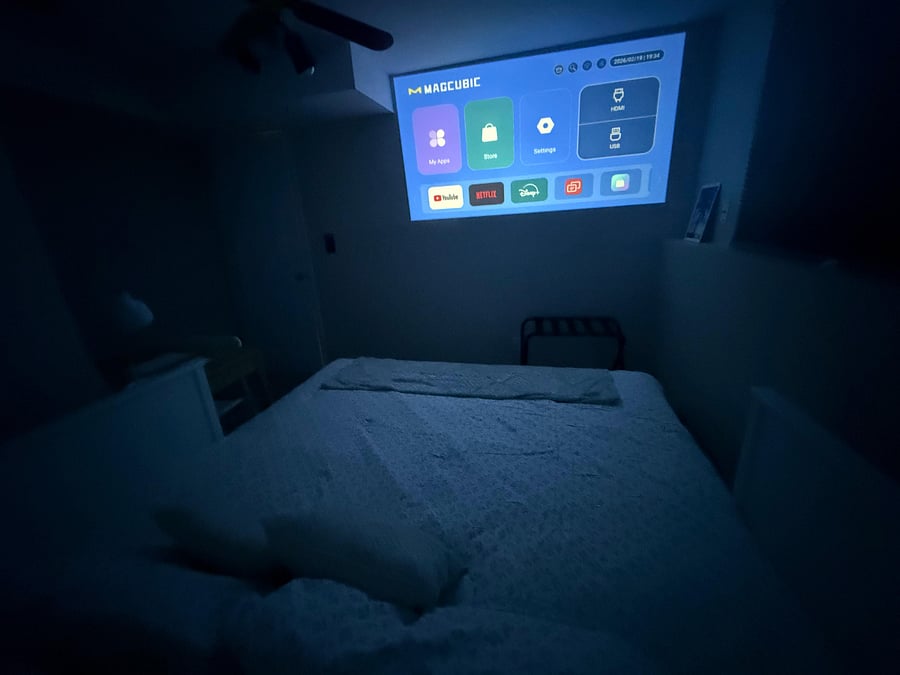 Projector smart tv