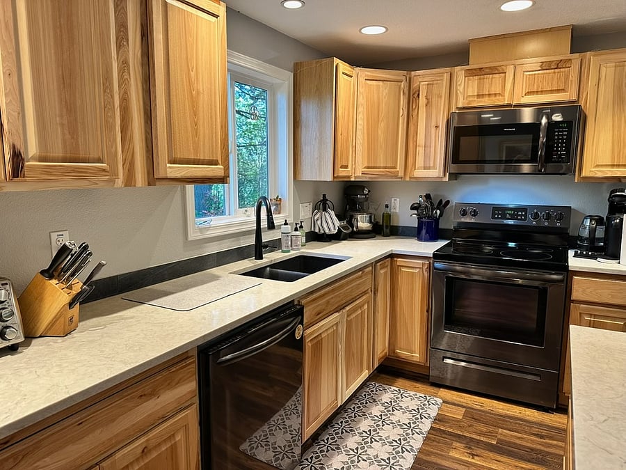 Shared Kitchen (upstairs- fully equipped).