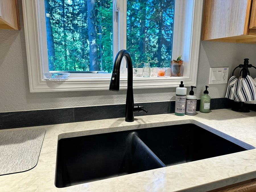 Shared Kitchen (upstairs- fully equipped).