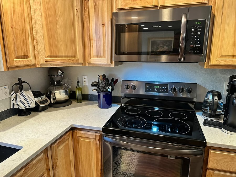 Shared Kitchen (upstairs- fully equipped).