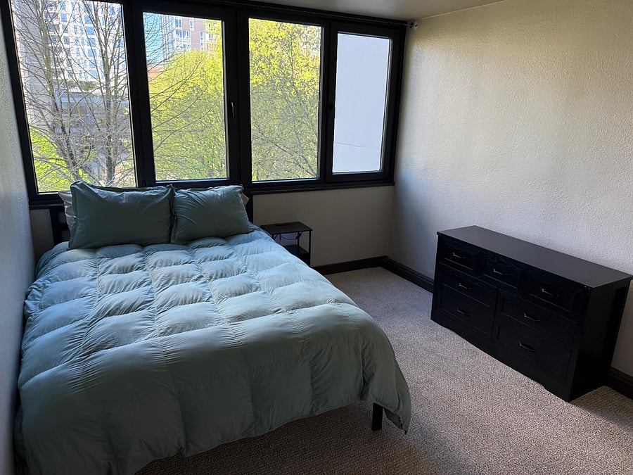 2nd Bedroom, Queen Bed