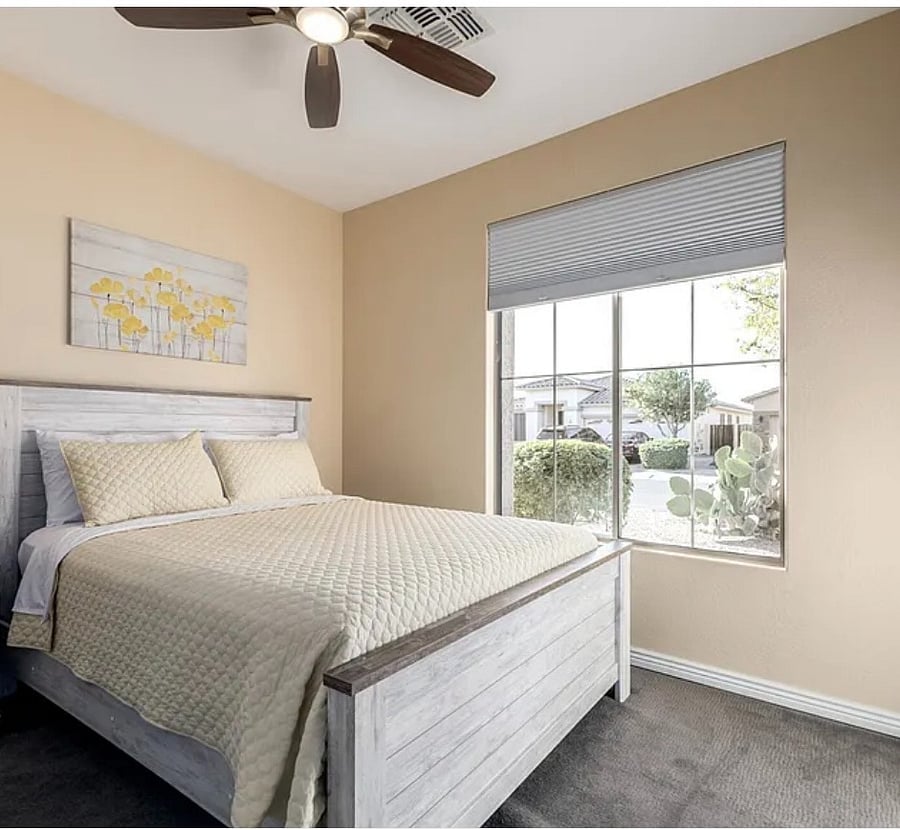 Second bedroom with Queen bed