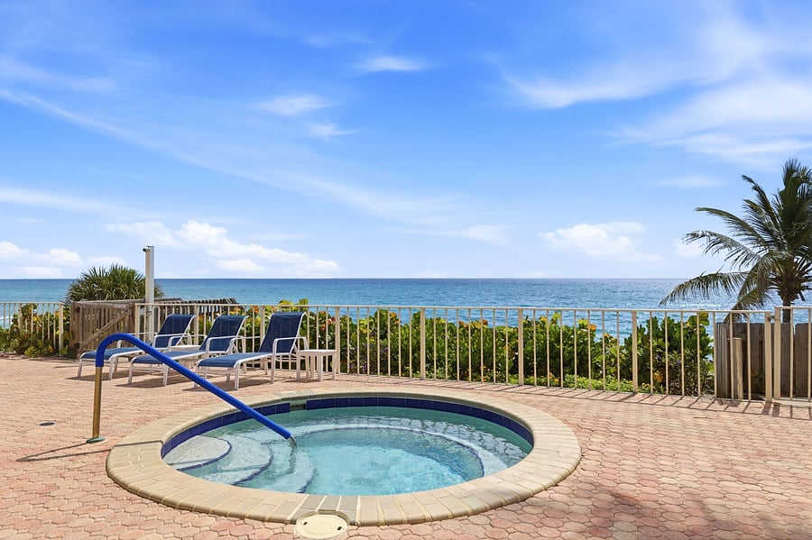 Jacuzzi with ocean views. 