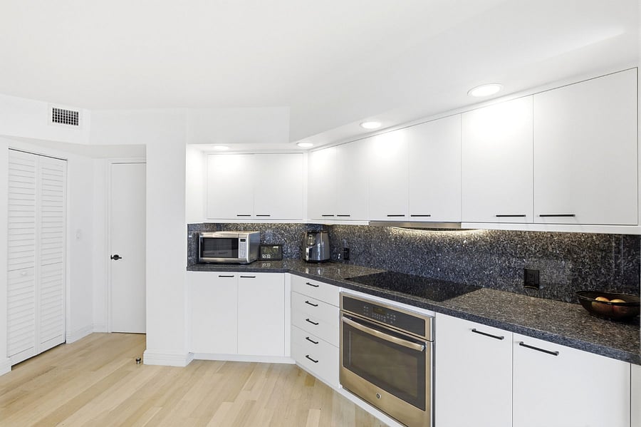 Top of the line full kitchen with stainless steel appliances... Including a wine fridge. 