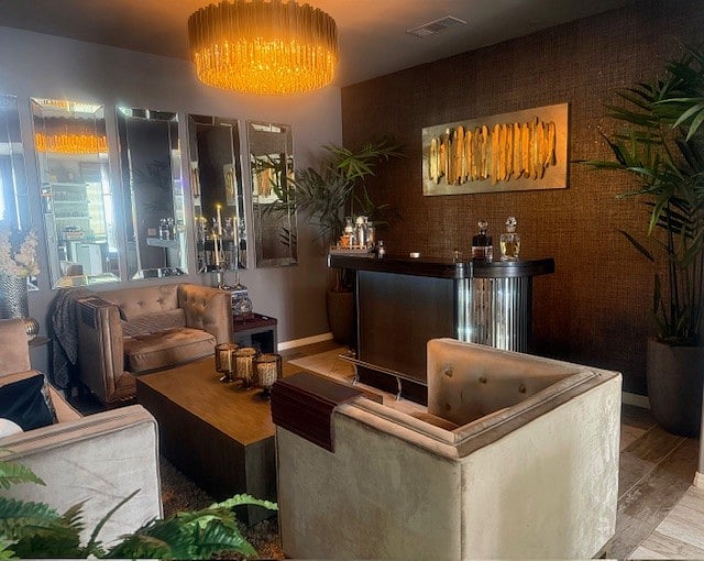 Cozy, relaxing lounge with bar