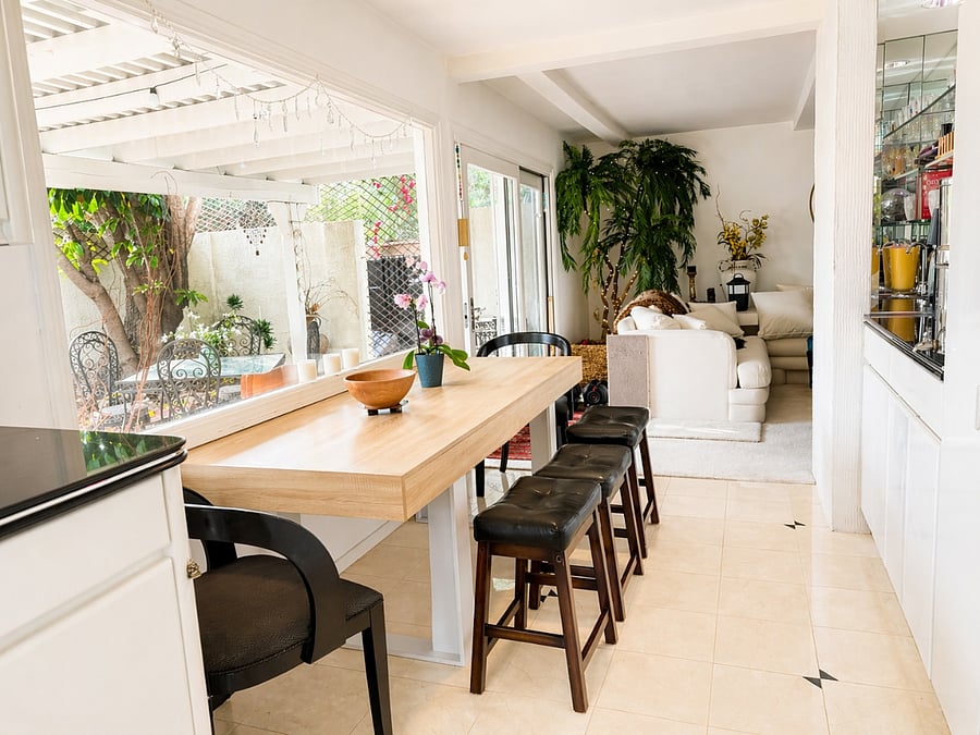 Kitchen Dining area