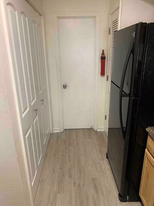 Full kitchen