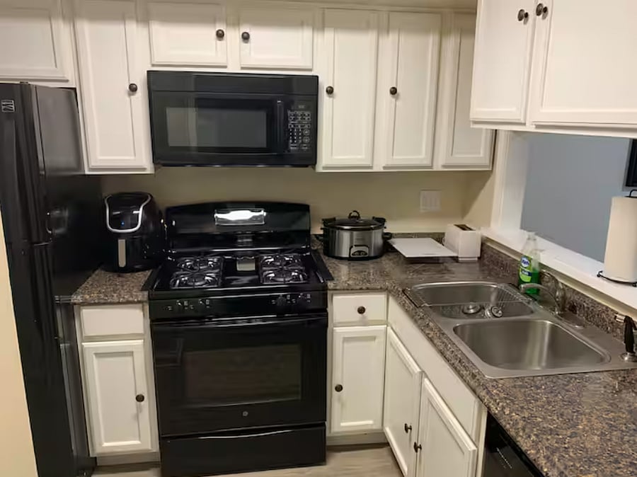 Full Kitchen