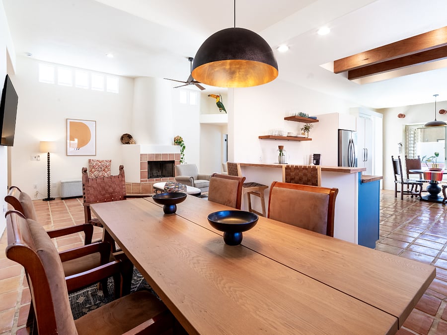 Dining room comfortably seats 6 