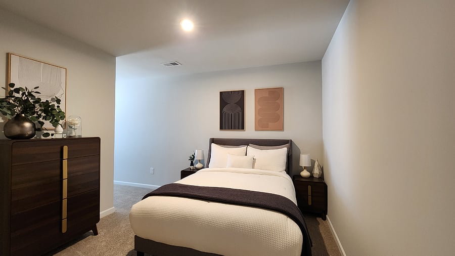 3 Bedroom with full bed and a desk