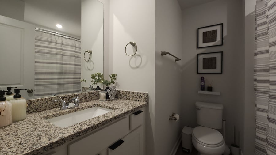 Full Bathroom