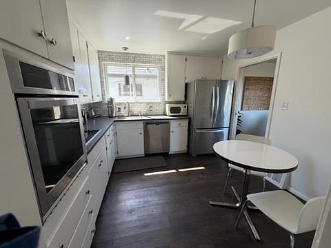 Furnished Finder property 987210_1 photo 3