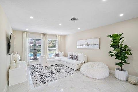 Furnished Finder property 987222_1 photo 4