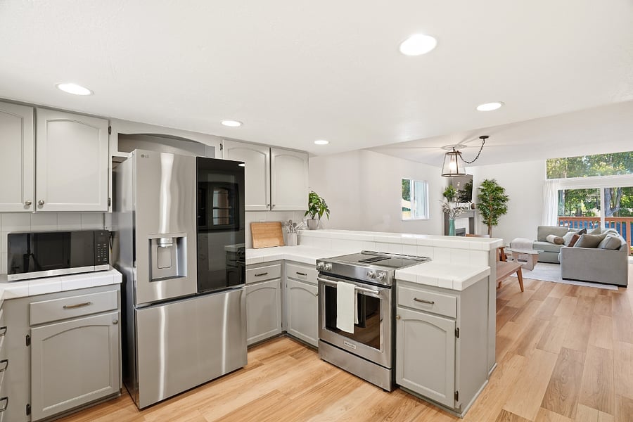 All new Stainless Appliiances