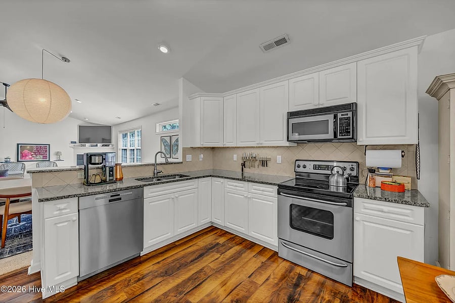 Furnished Finder property 987439_1 photo 3