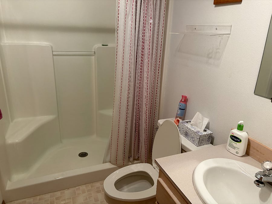 Rose Bedroom Bath