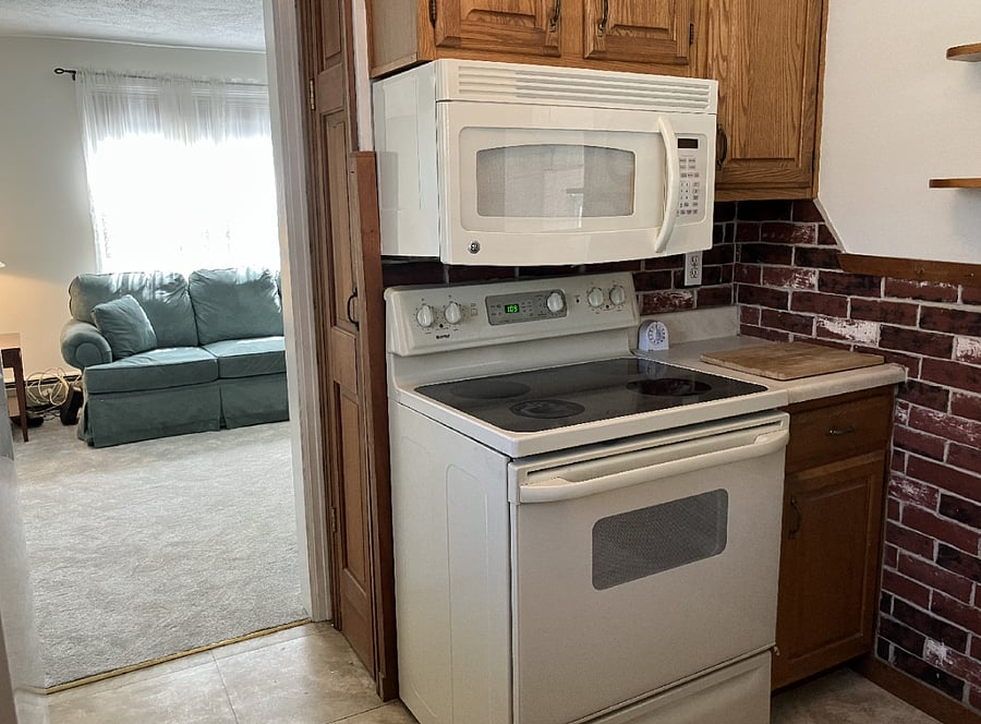 Kitchen Stove and microwave