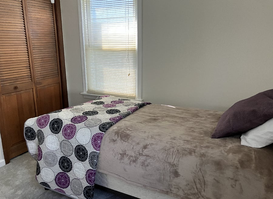 Bedroom 2 with twin bed and closet
