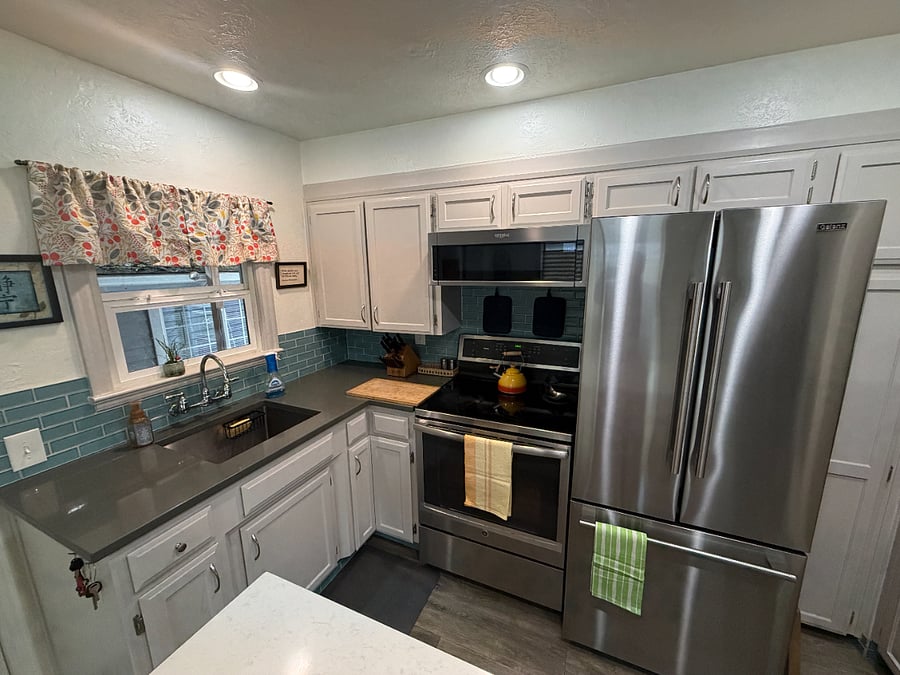 Fully Stocked Kitchen with Island
