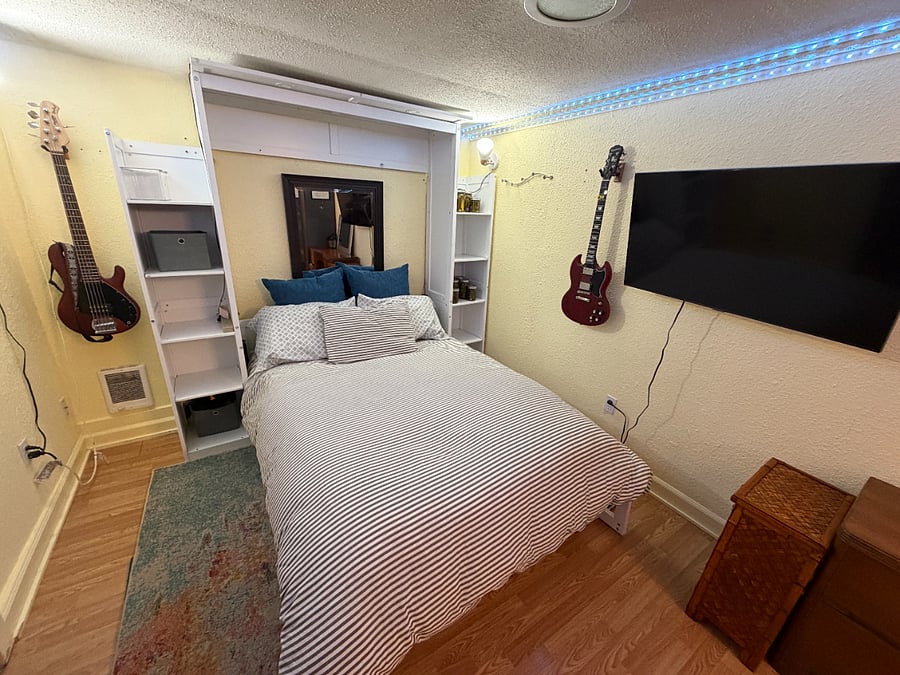 Studio/Laundry area with Murphy Bed