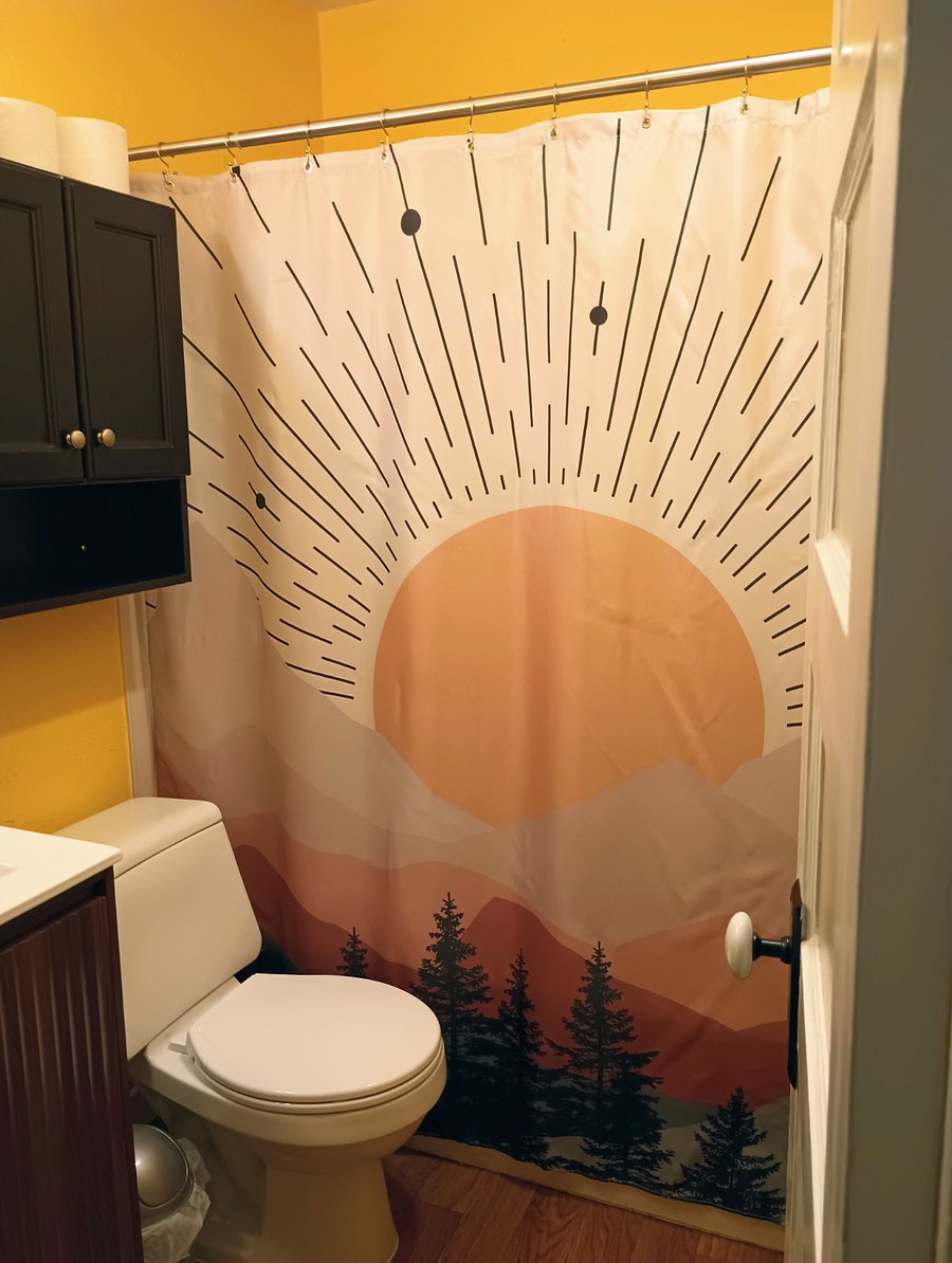 Main Bathroom.