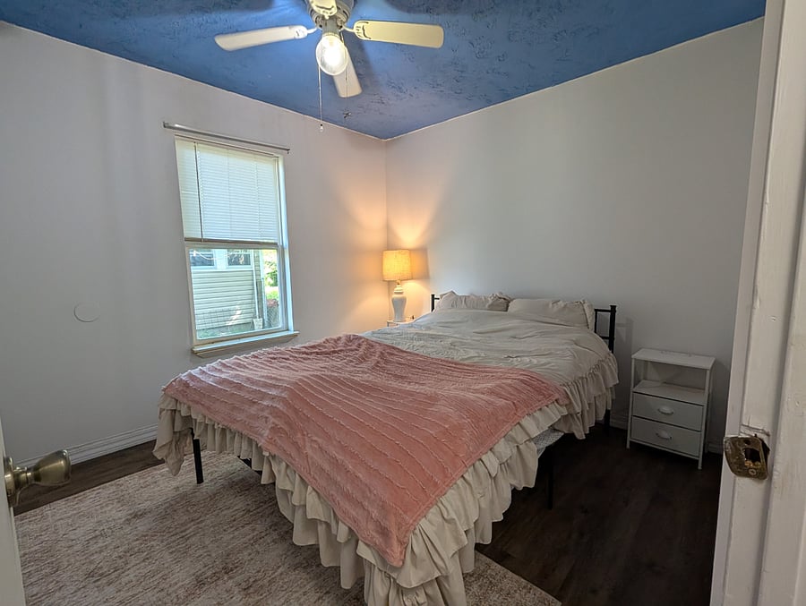 3rd bedroom with queen bed