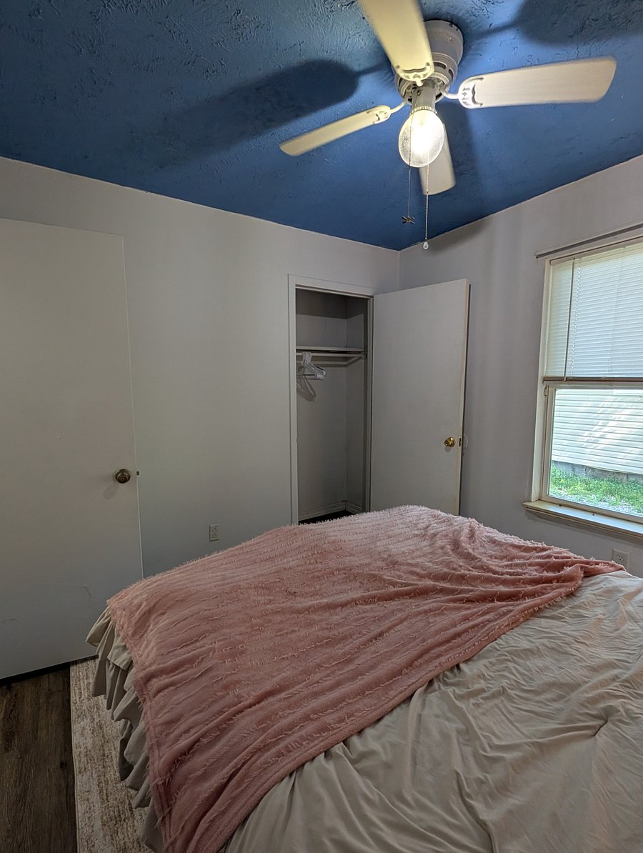 3rd bedroom with queen bed