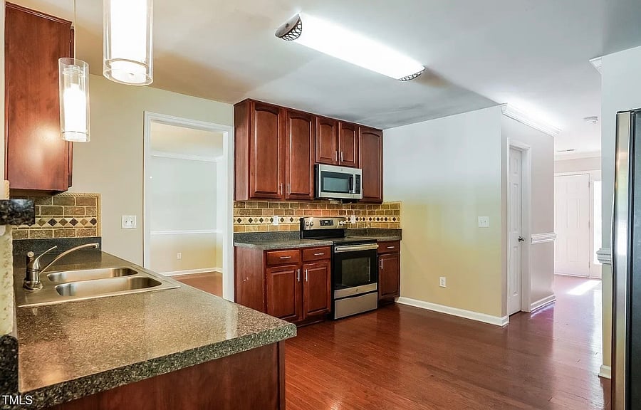 Furnished Finder property 987681_1 photo 5